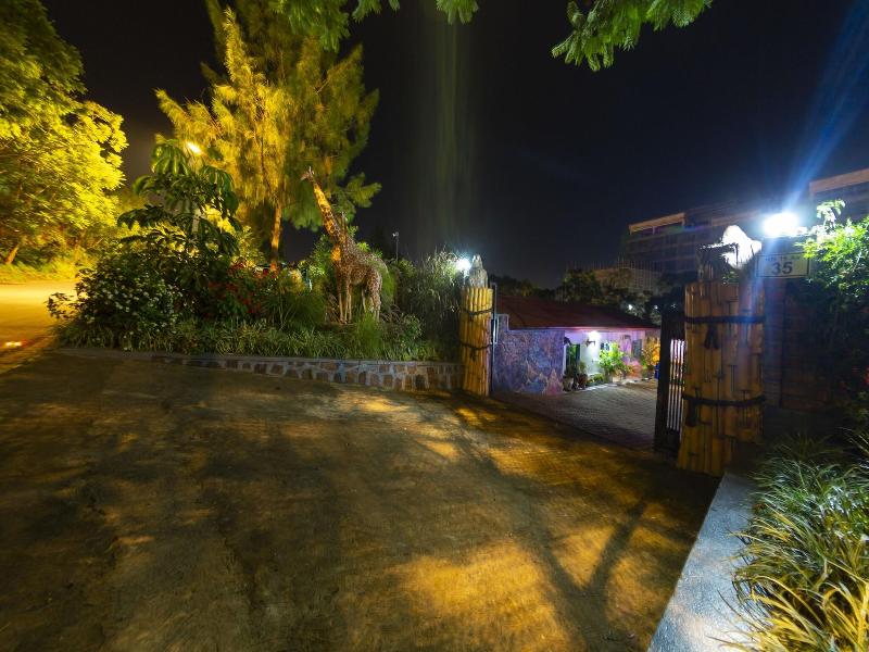 B.maurice Guest House image