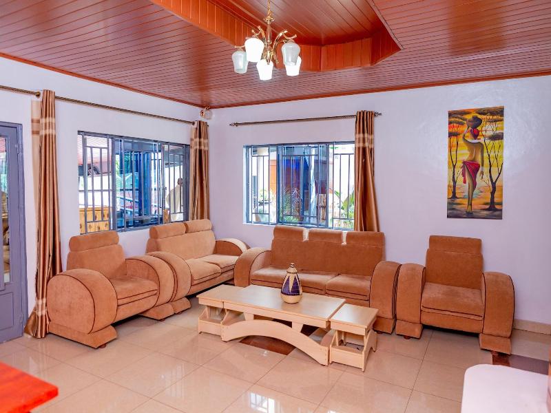 B.maurice Guest House image