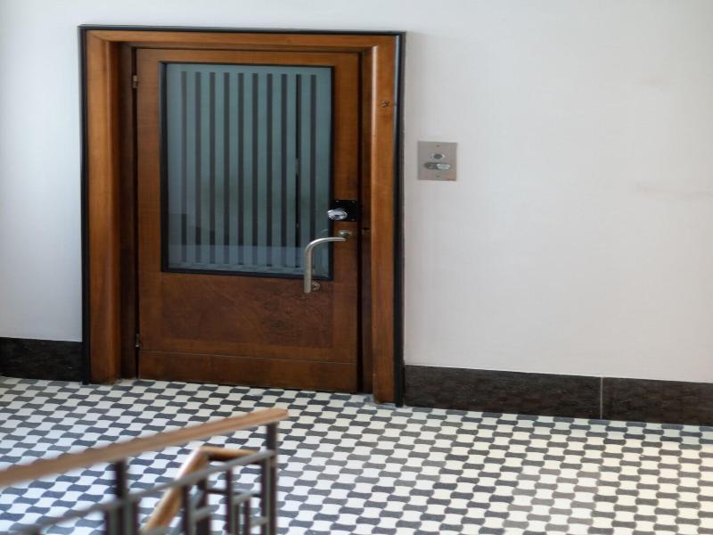 Vis A Vis Apartments image