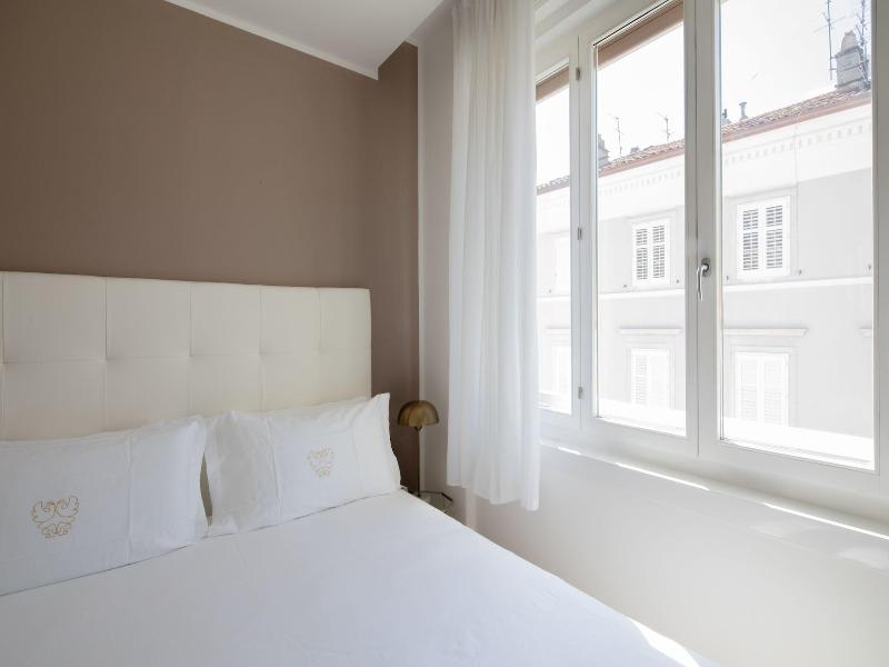 Vis A Vis Apartments image