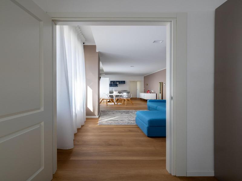 Vis A Vis Apartments image