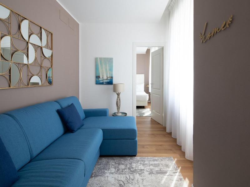Vis A Vis Apartments image