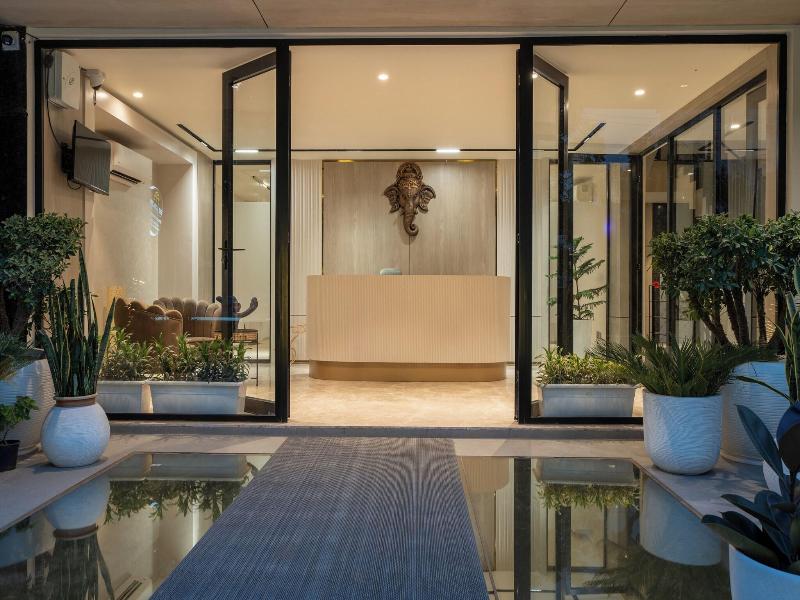 The Lodgers Luxury Hotel Near Golfcourse image