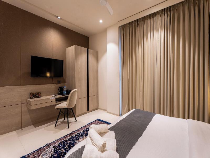 The Lodgers Luxury Hotel Near Golfcourse image