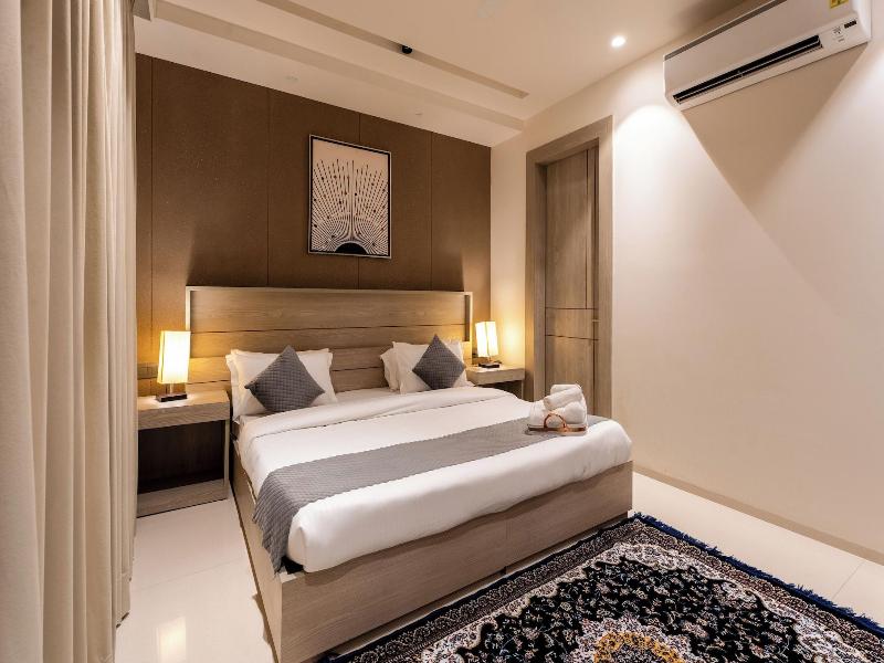 The Lodgers Luxury Hotel Near Golfcourse image