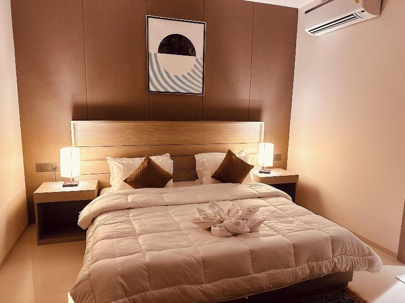 The Lodgers Luxury Hotel Near Golfcourse image