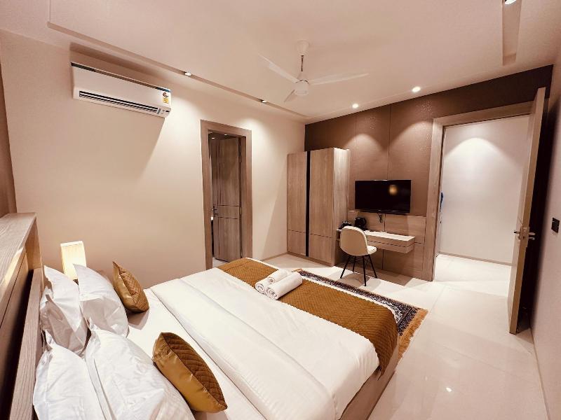 The Lodgers Luxury Hotel Near Golfcourse image