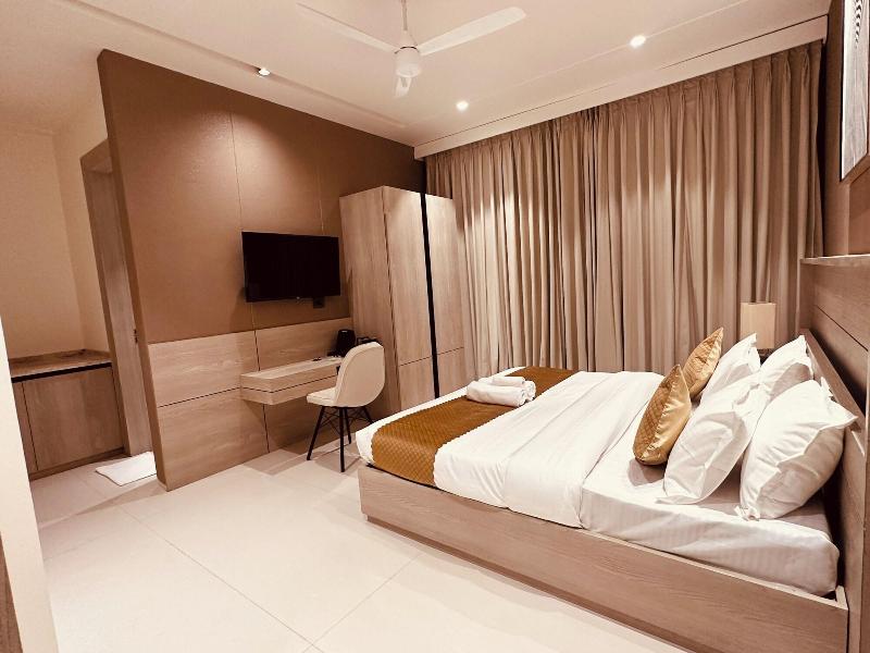 The Lodgers Luxury Hotel Near Golfcourse image