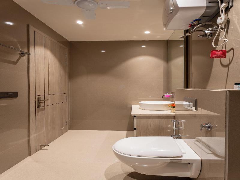 The Lodgers Luxury Hotel Near Golfcourse image