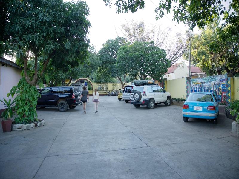 Jollyboys Backpackers image