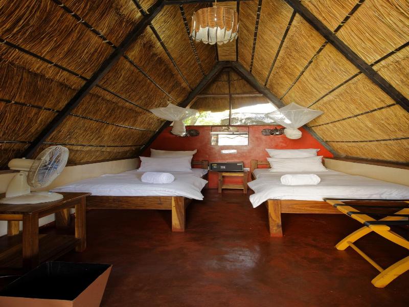 Jollyboys Backpackers image