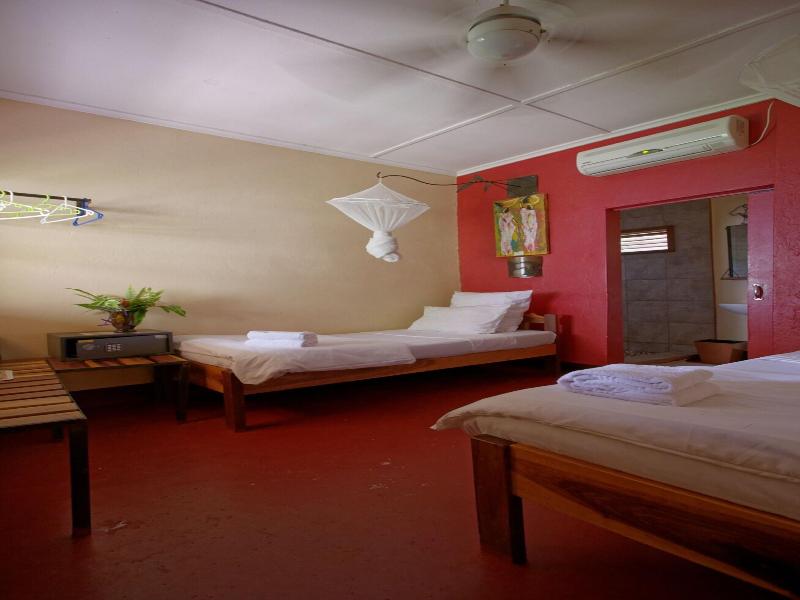 Jollyboys Backpackers image