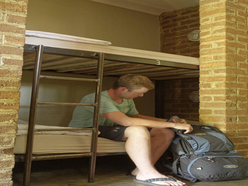 Jollyboys Backpackers image