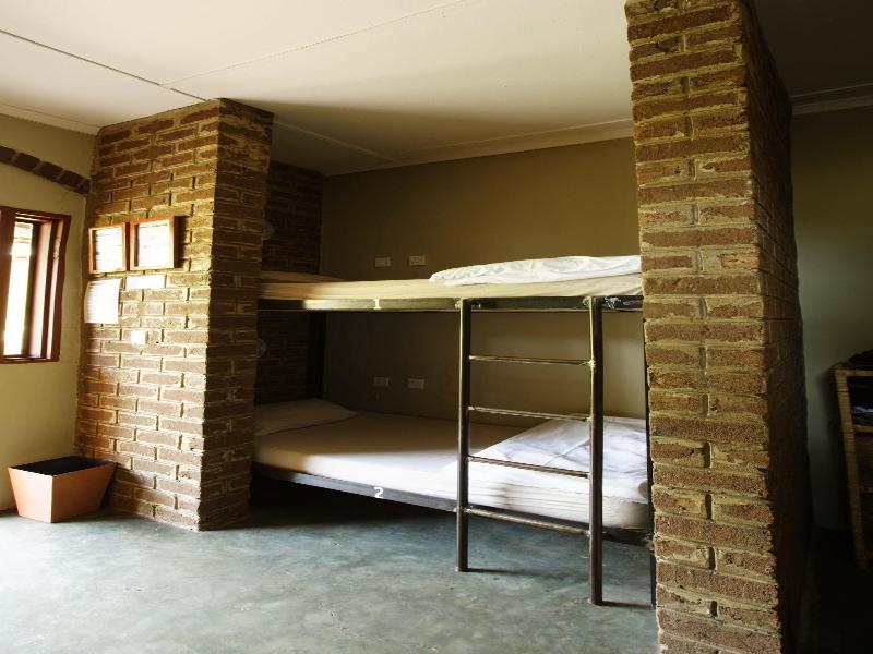 Jollyboys Backpackers image