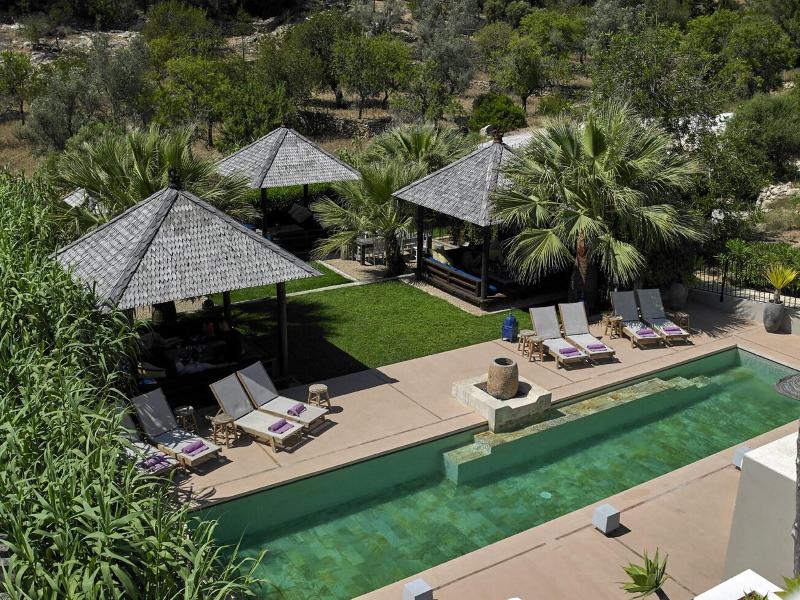 The Giri Residence Hotel & Spa image