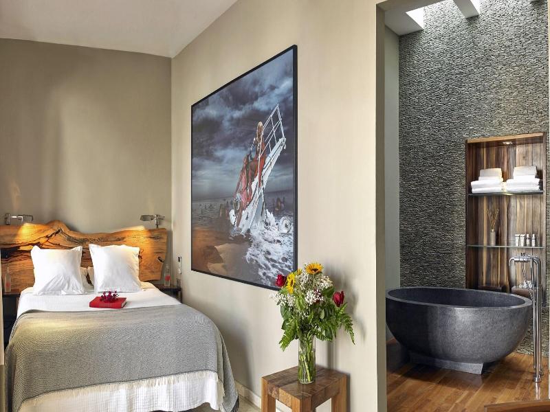 The Giri Residence Hotel & Spa image
