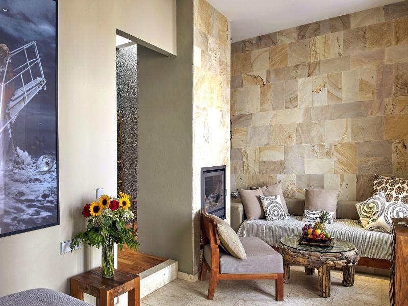 The Giri Residence Hotel & Spa image