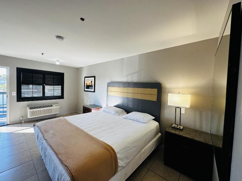 Casa Blanca Express & Suites Cypress Buena Park  image
