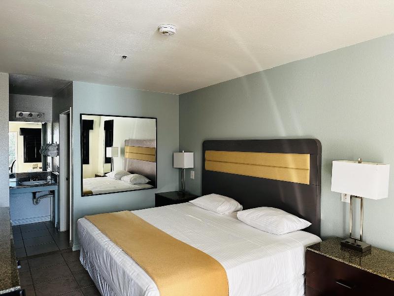 Casa Blanca Express & Suites Cypress Buena Park  image
