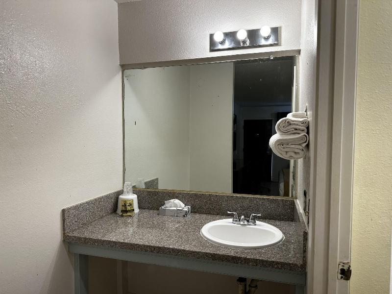 Casa Blanca Express & Suites Cypress Buena Park  image