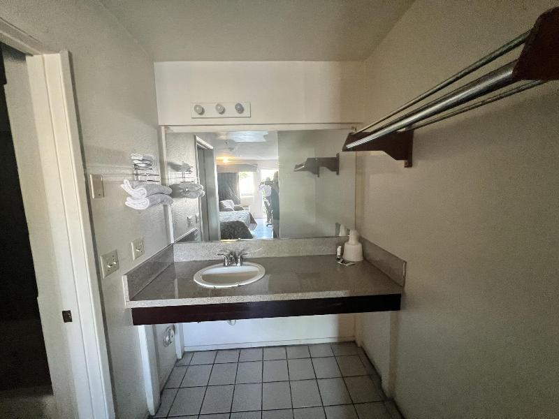 Casa Blanca Express & Suites Cypress Buena Park  image