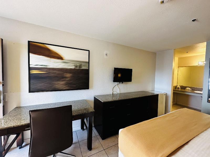 Casa Blanca Express & Suites Cypress Buena Park  image