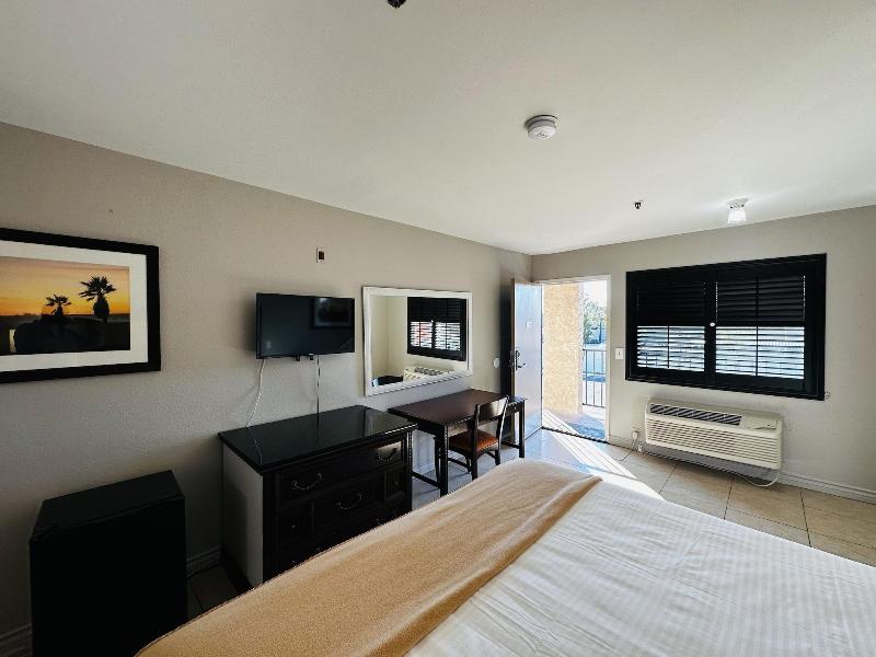 Casa Blanca Express & Suites Cypress Buena Park  image