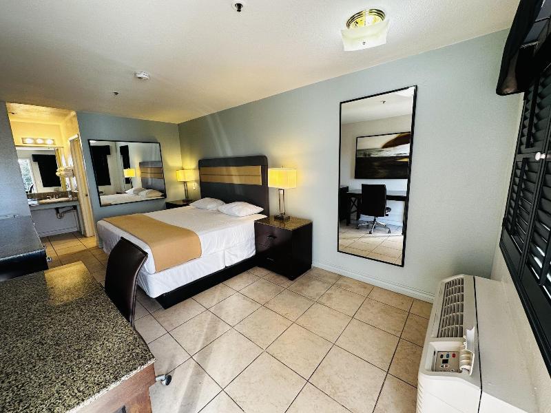 Casa Blanca Express & Suites Cypress Buena Park  image