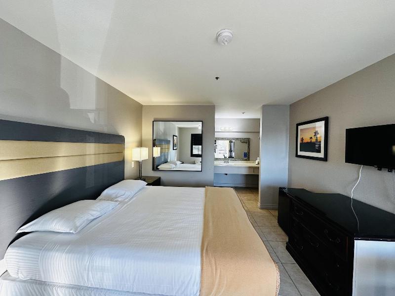 Casa Blanca Express & Suites Cypress Buena Park  image