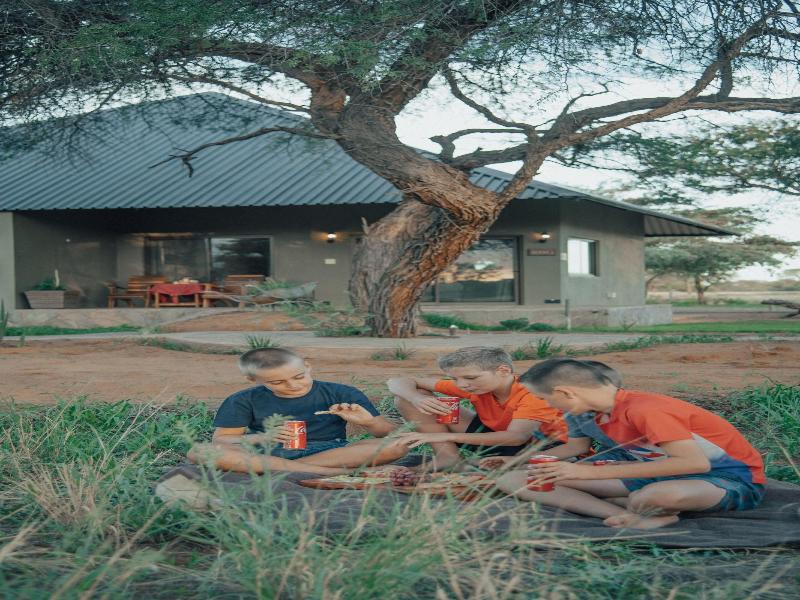 Africa Awaits Lodge
