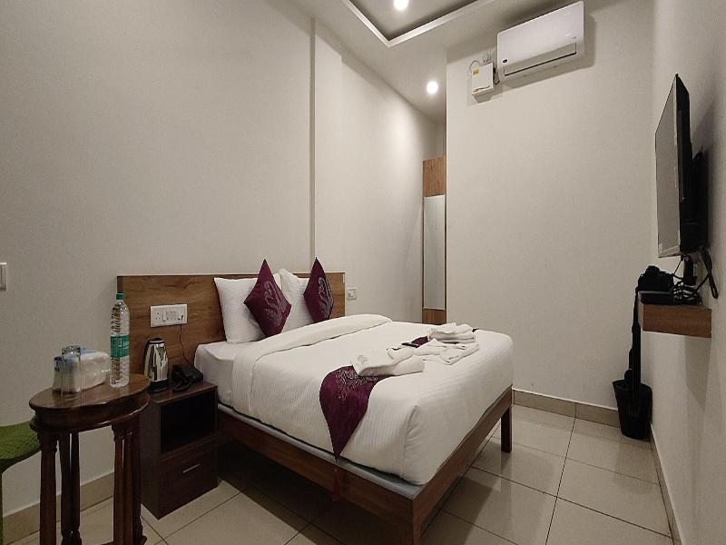 Hotel Amulya Regency image
