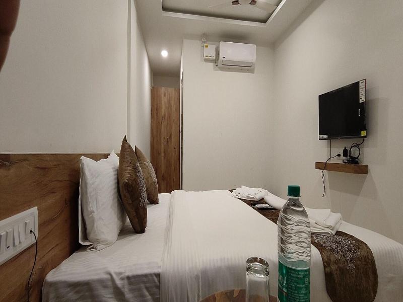 Hotel Amulya Regency image