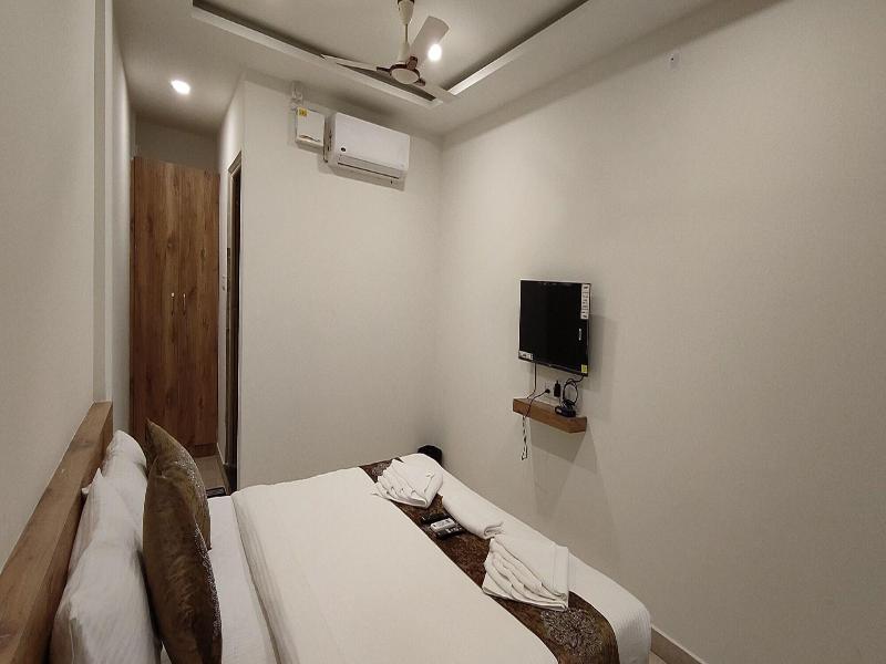 Hotel Amulya Regency image