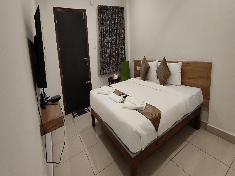 Hotel Amulya Regency image