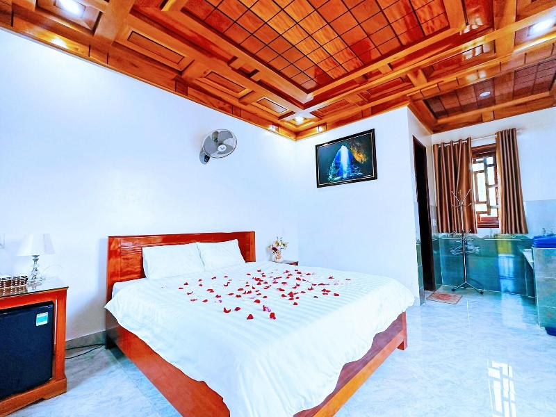 DOUBLE DELUXE TWO QUEEN BEDS