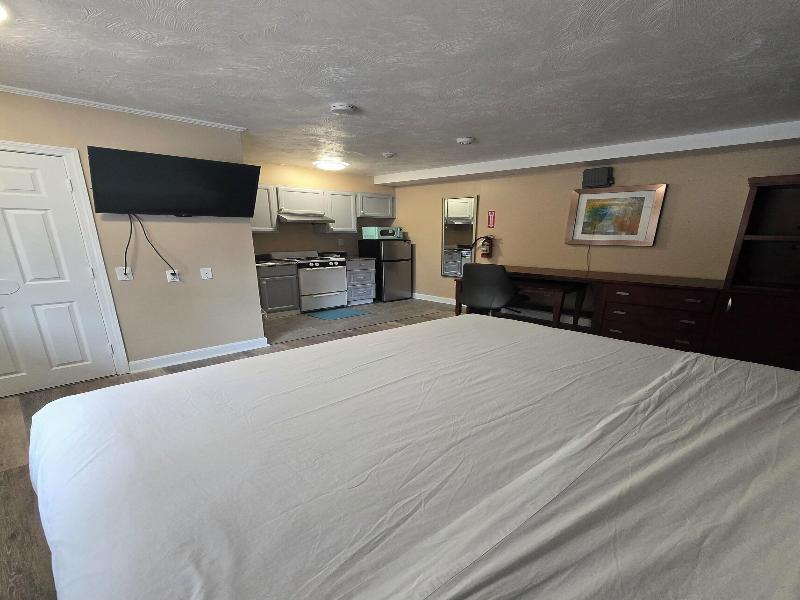 Nashoba Valley Inn & Suites image