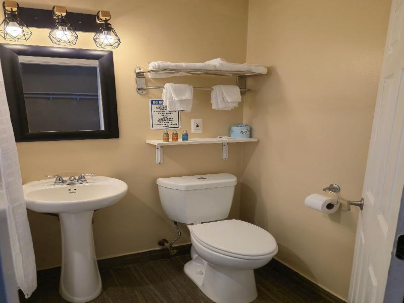 Nashoba Valley Inn & Suites image