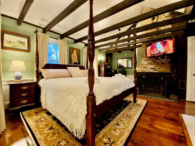 Silsbee's By Daniels House image
