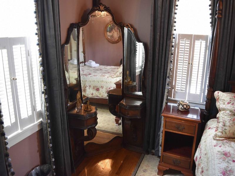 Silsbee's By Daniels House image