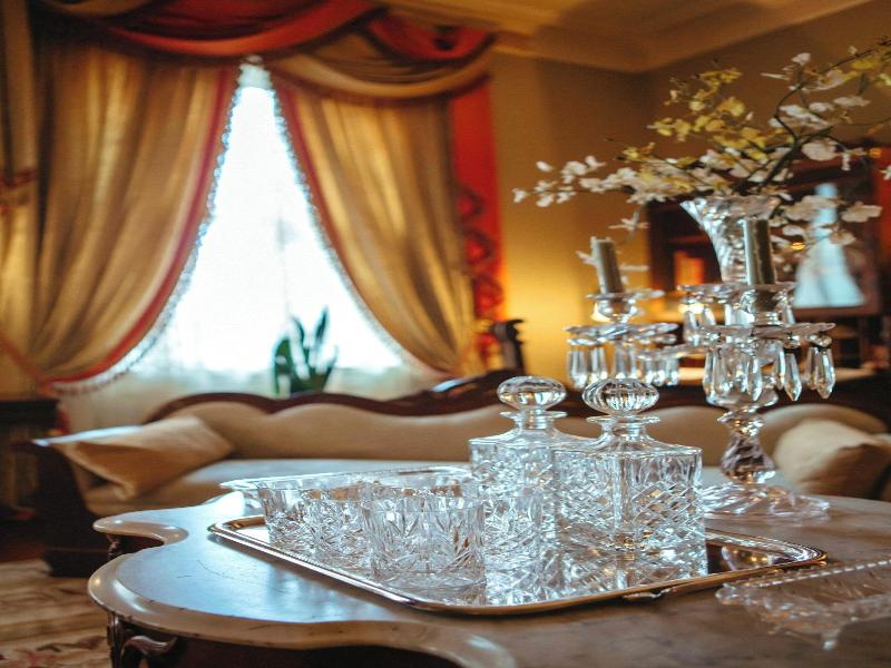 Anchuca Historic Mansion & Inn