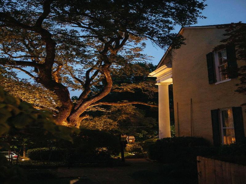 Anchuca Historic Mansion & Inn