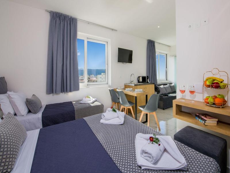 Deluxe City Hotel image