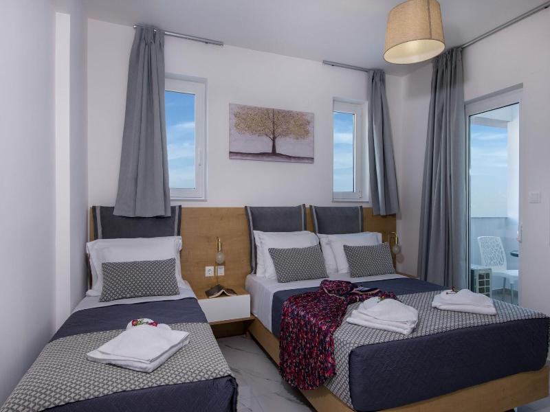 Deluxe City Hotel image