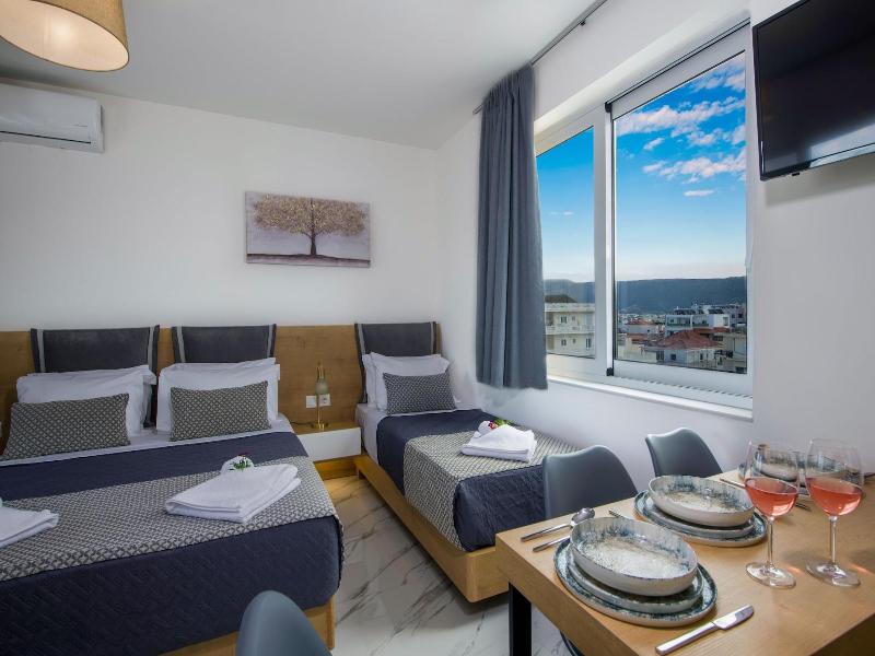 Deluxe City Hotel image
