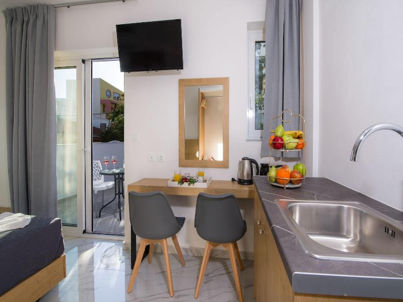 Deluxe City Hotel image