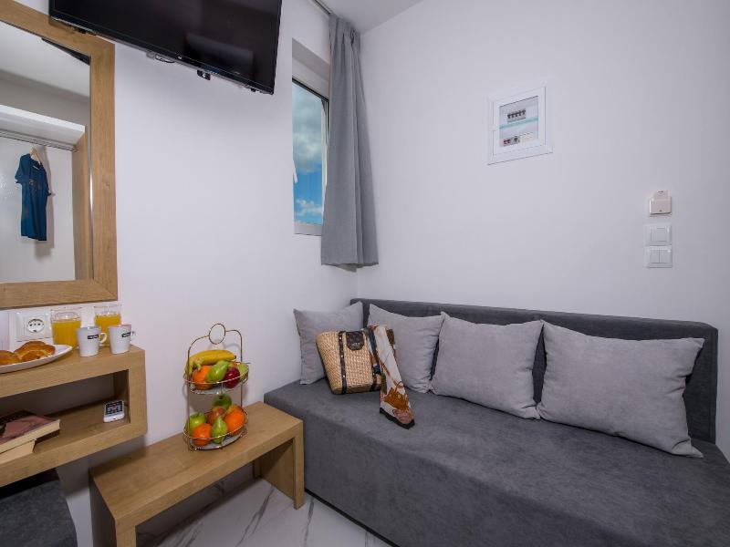 Deluxe City Hotel image