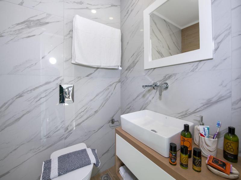 Deluxe City Hotel image