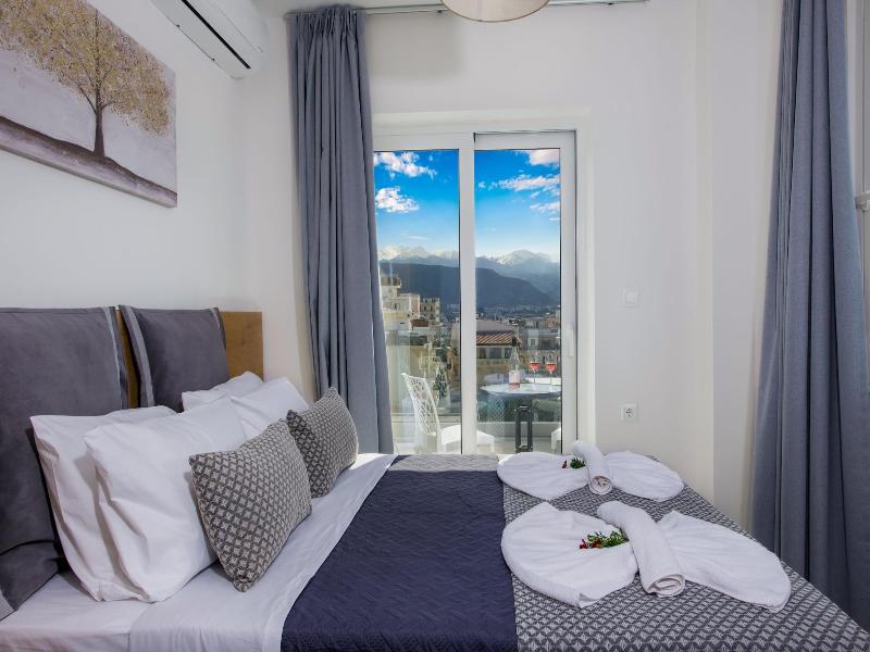 Deluxe City Hotel image
