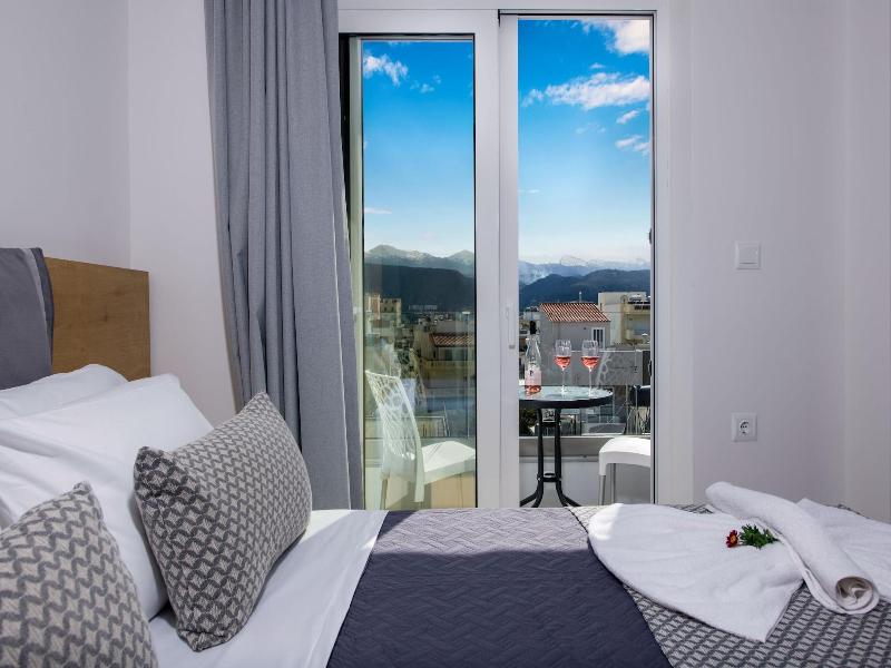 Deluxe City Hotel image