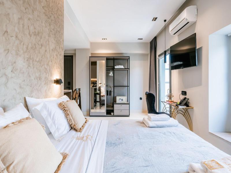 Royalty Suites Psyrri image